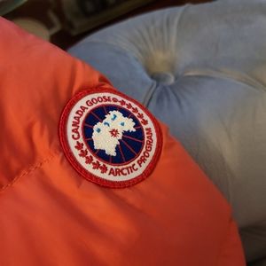 Selling authentic Canada Goose  Unisex kids/youth siz2 12 jacket